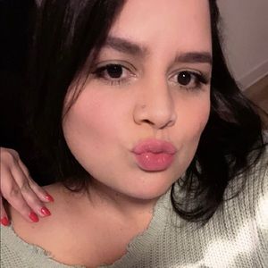 Meet your Posher, Andrea